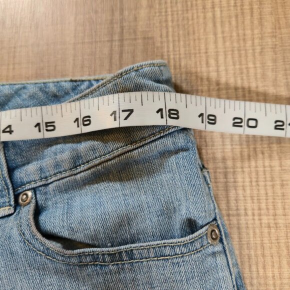 Chico's Platinum Womens Jeans Size 14 Blue Light Wash Straight Leg Denim Casual - Picture 6 of 8